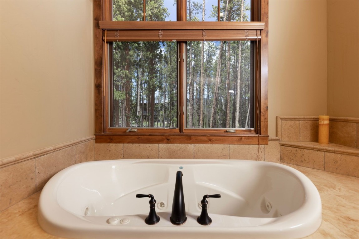 2176 Highlands Drive Property Photo 14