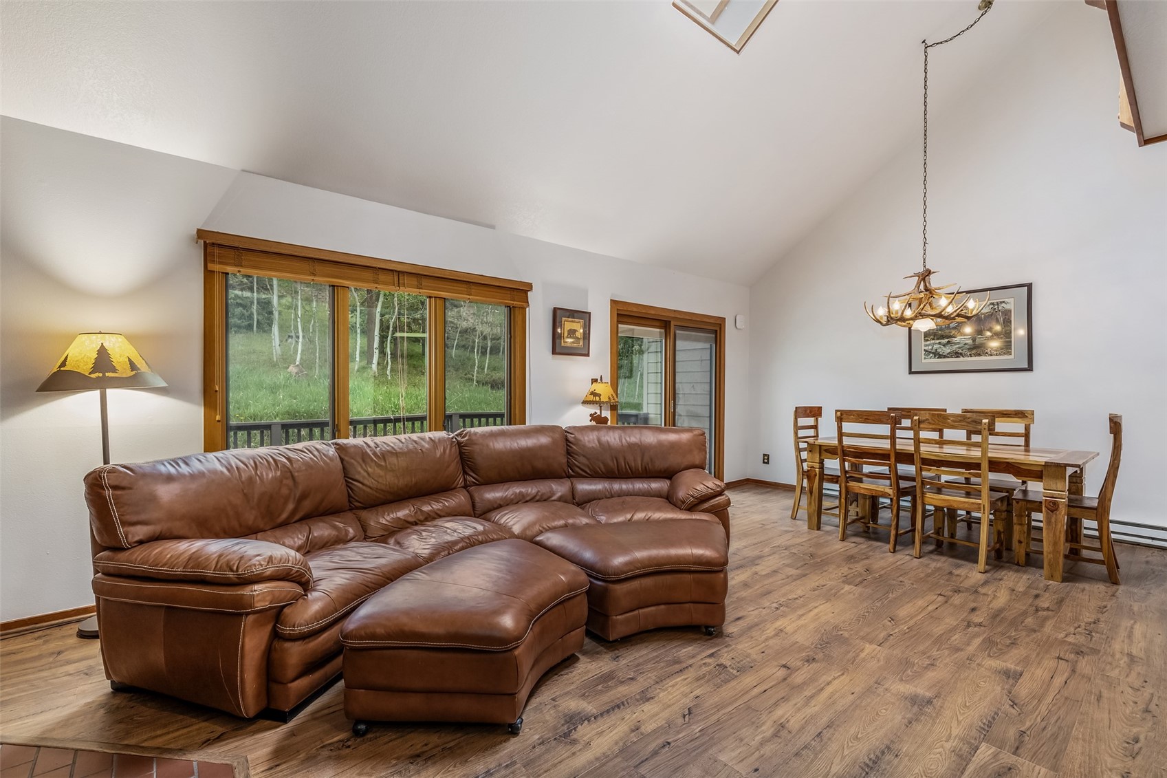132 Burgundy Circle Property Photo 3