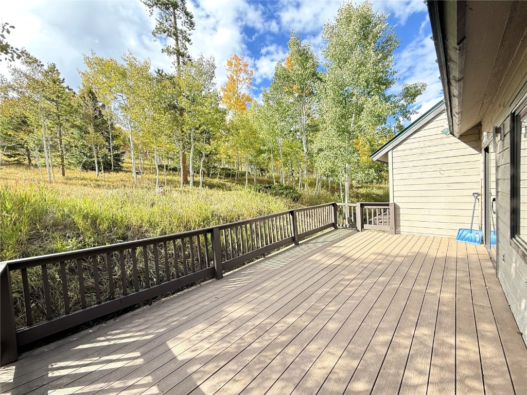 132 Burgundy Circle Property Photo 5