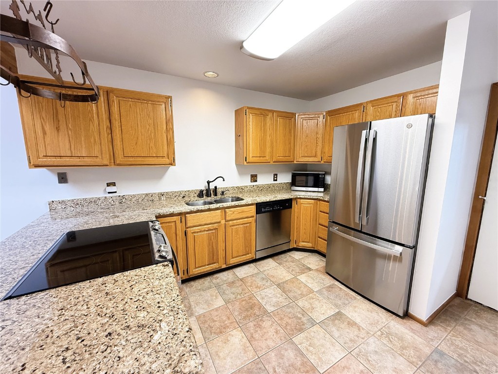 132 Burgundy Circle Property Photo 6