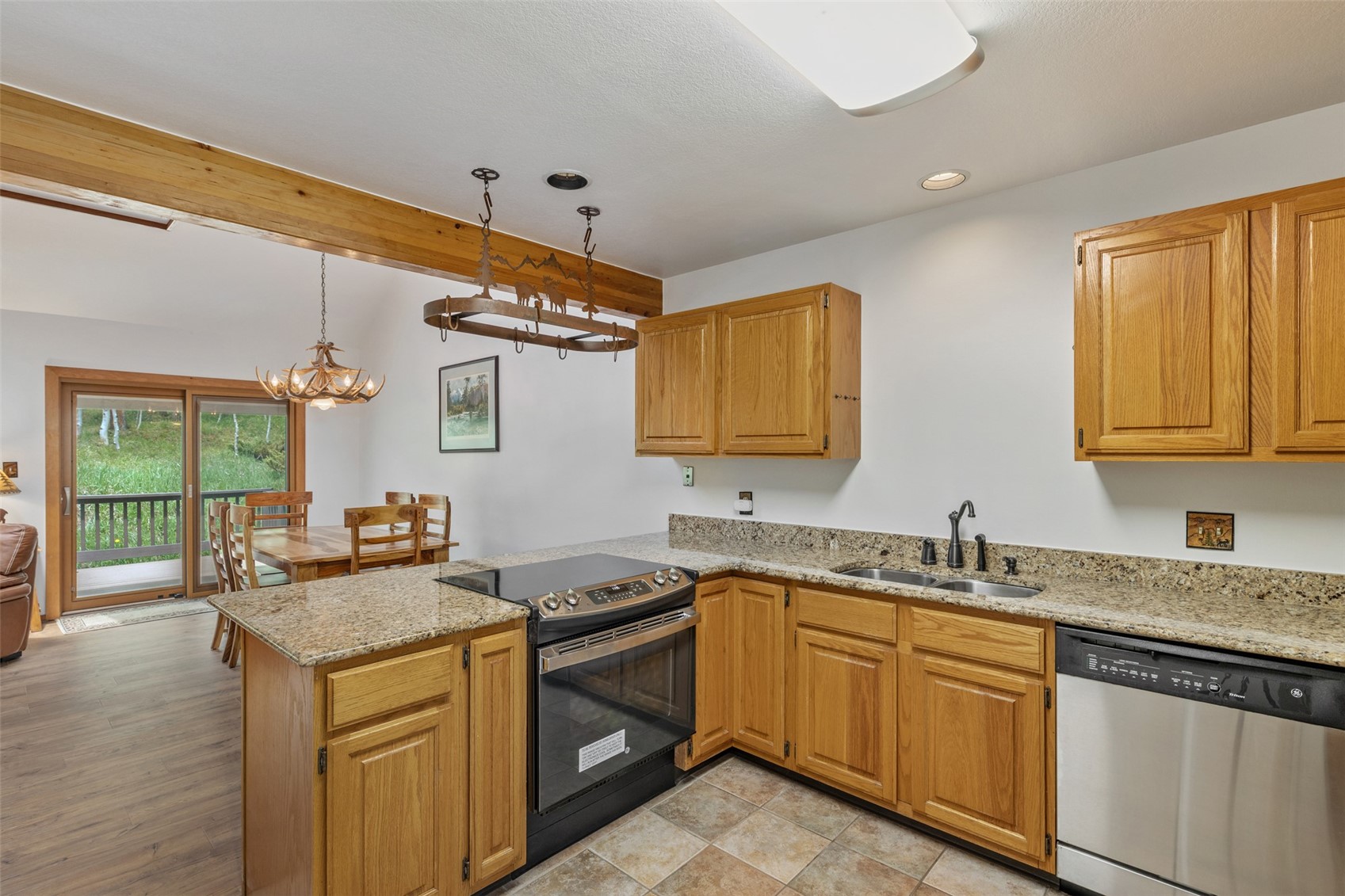 132 Burgundy Circle Property Photo 6