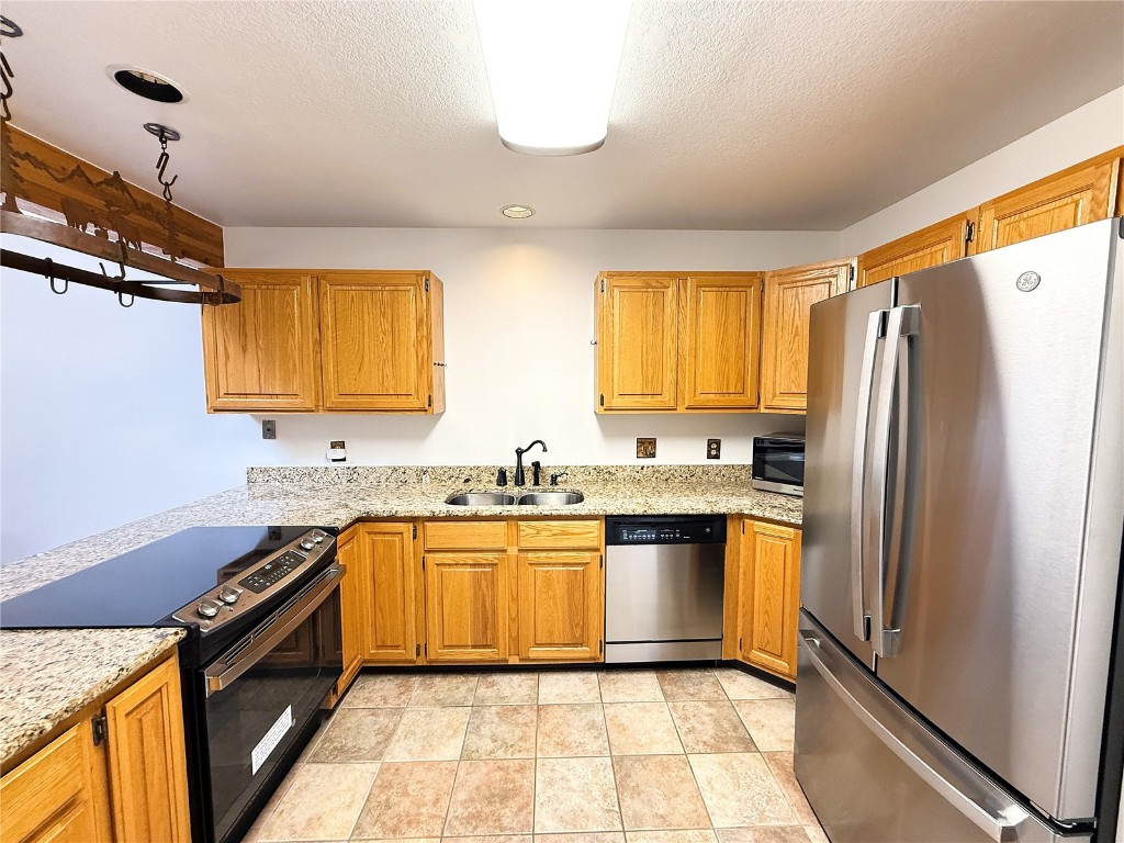 132 Burgundy Circle Property Photo 10