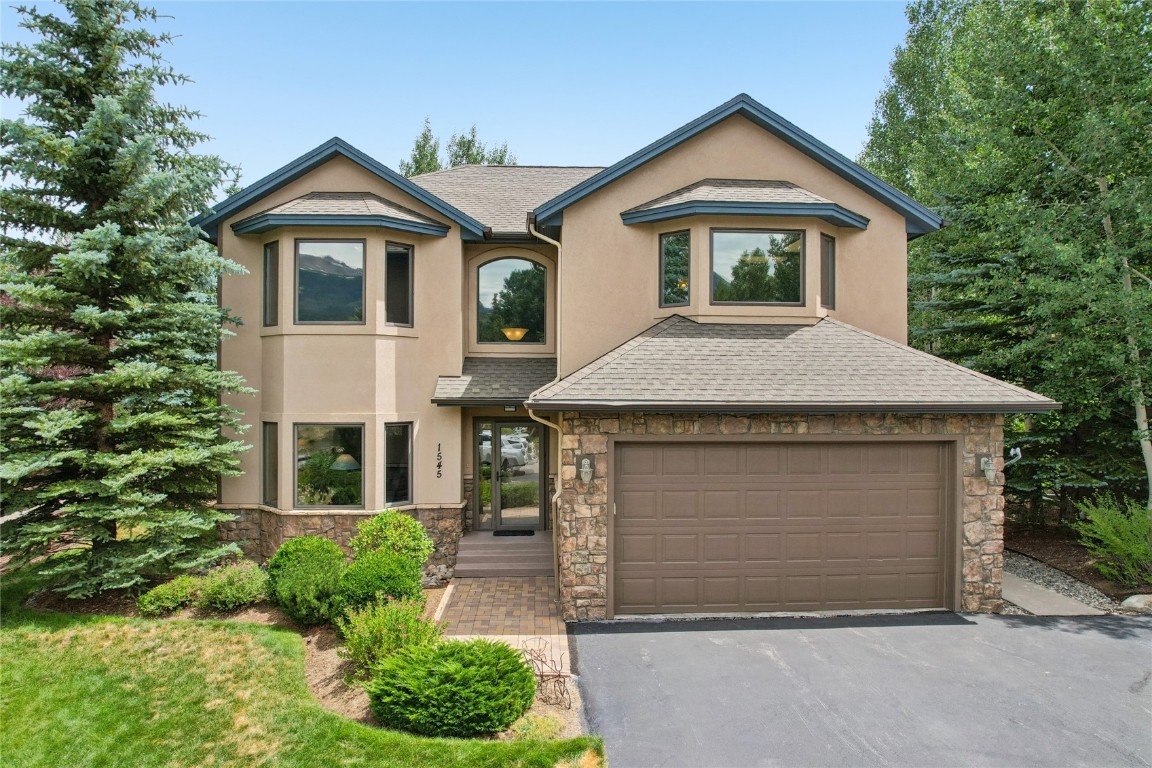 1545 Legend Lake Circle Property Photo 1