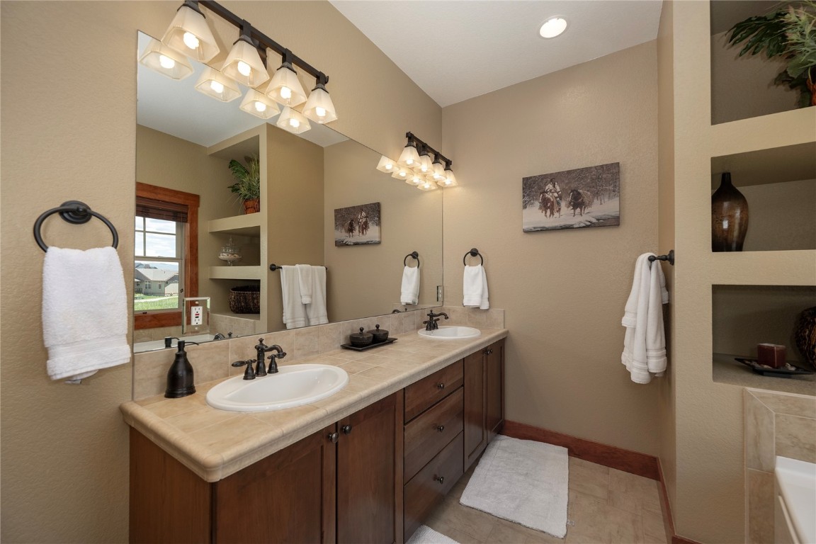 350 Lone Eagle Drive Property Photo 16