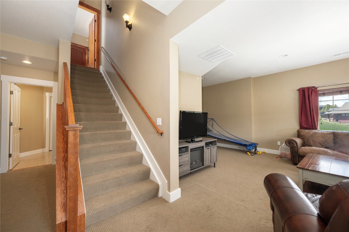 350 Lone Eagle Drive Property Photo 20