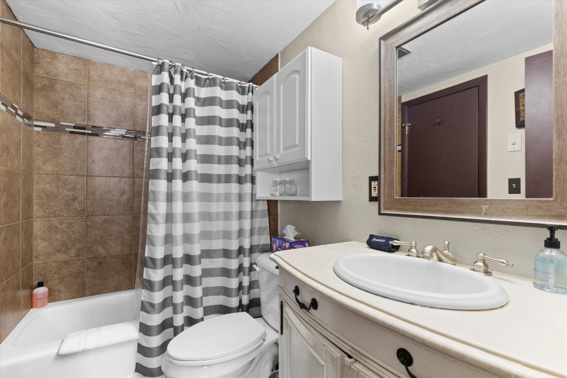 2215 Storm Meadows Drive 410 Property Photo 12