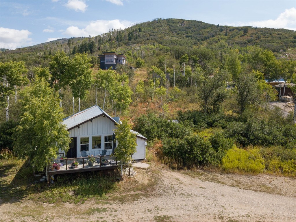 1830 Upper Huckleberry Lane Property Photo 8