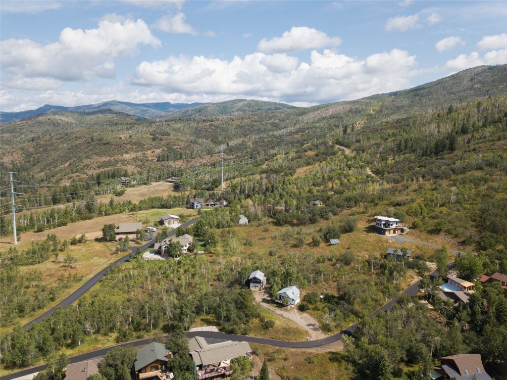 1830 Upper Huckleberry Lane Property Photo 9