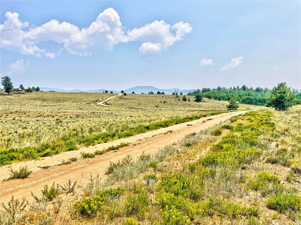887 Superstition Trail Property Photo 4