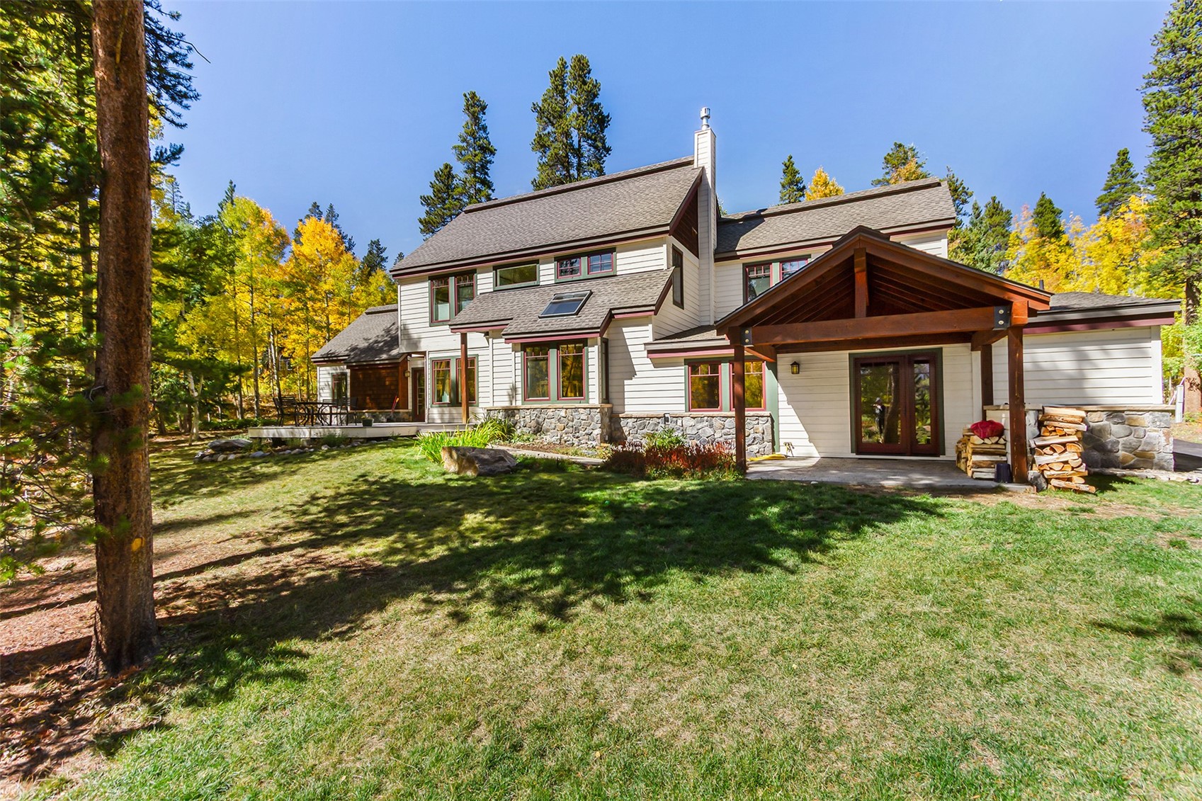 100 Windwood Circle Property Photo 1