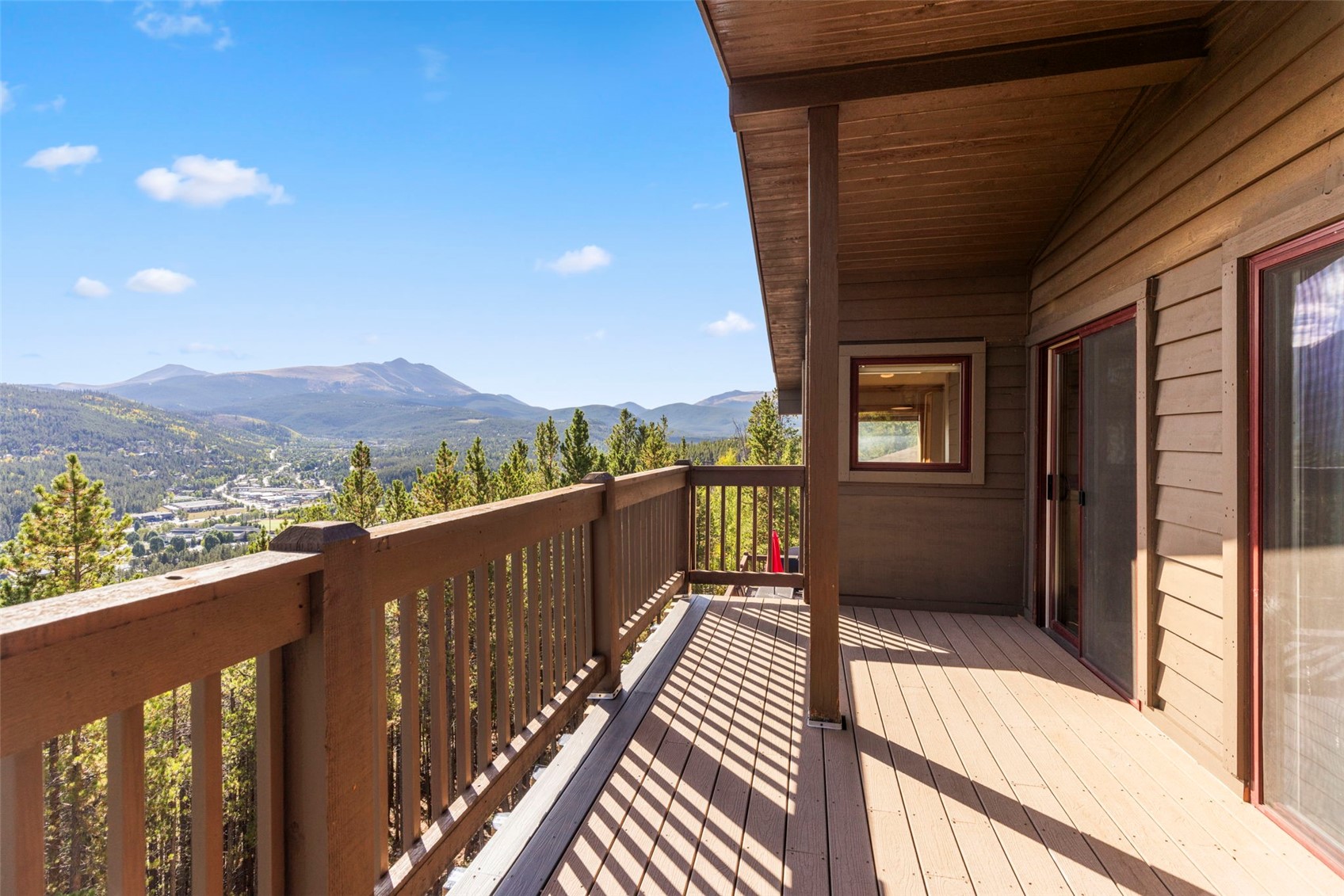 66 Sitzmark Circle Property Photo 2