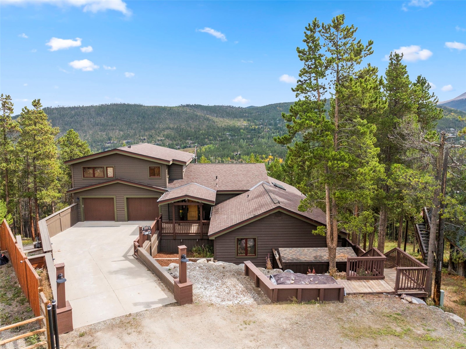 66 Sitzmark Circle Property Photo 3
