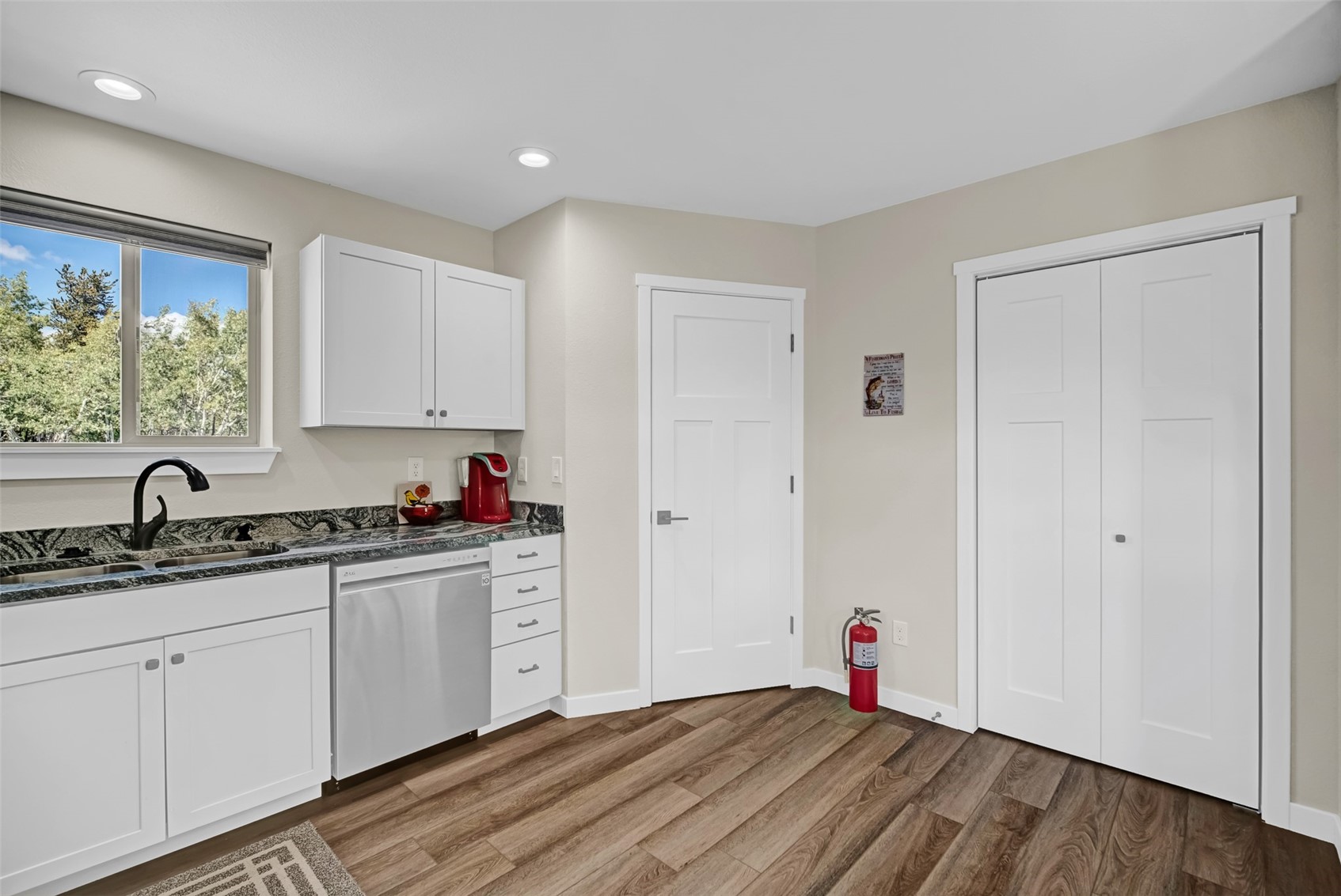 207 Overland Circle Property Photo 33