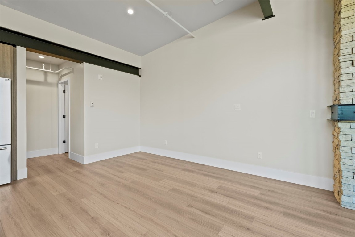 310 E Main Street 202 Property Photo 21