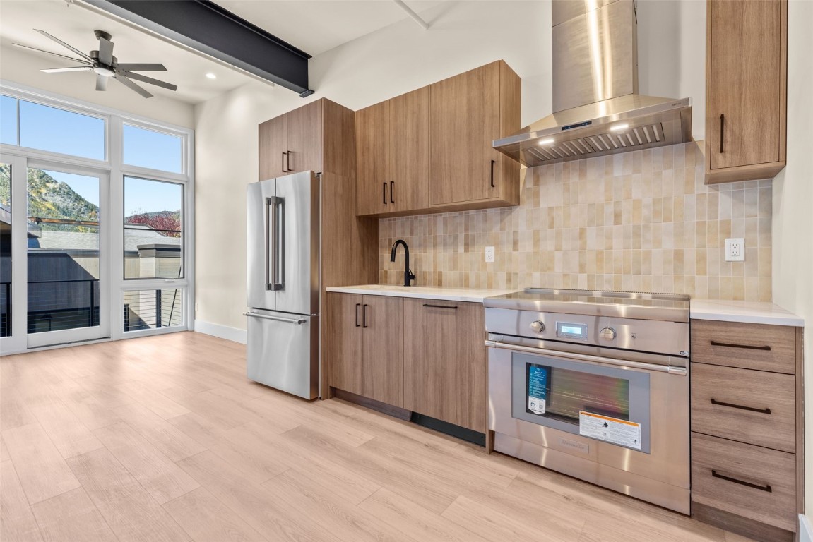 310 E Main Street 204 Property Photo 18