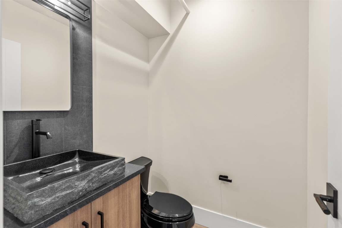 310 E Main Street 204 Property Photo 21