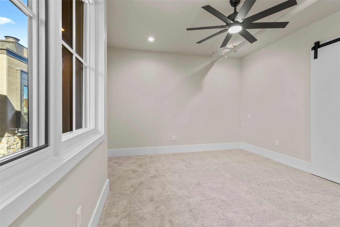 310 E Main Street 206 Property Photo 33