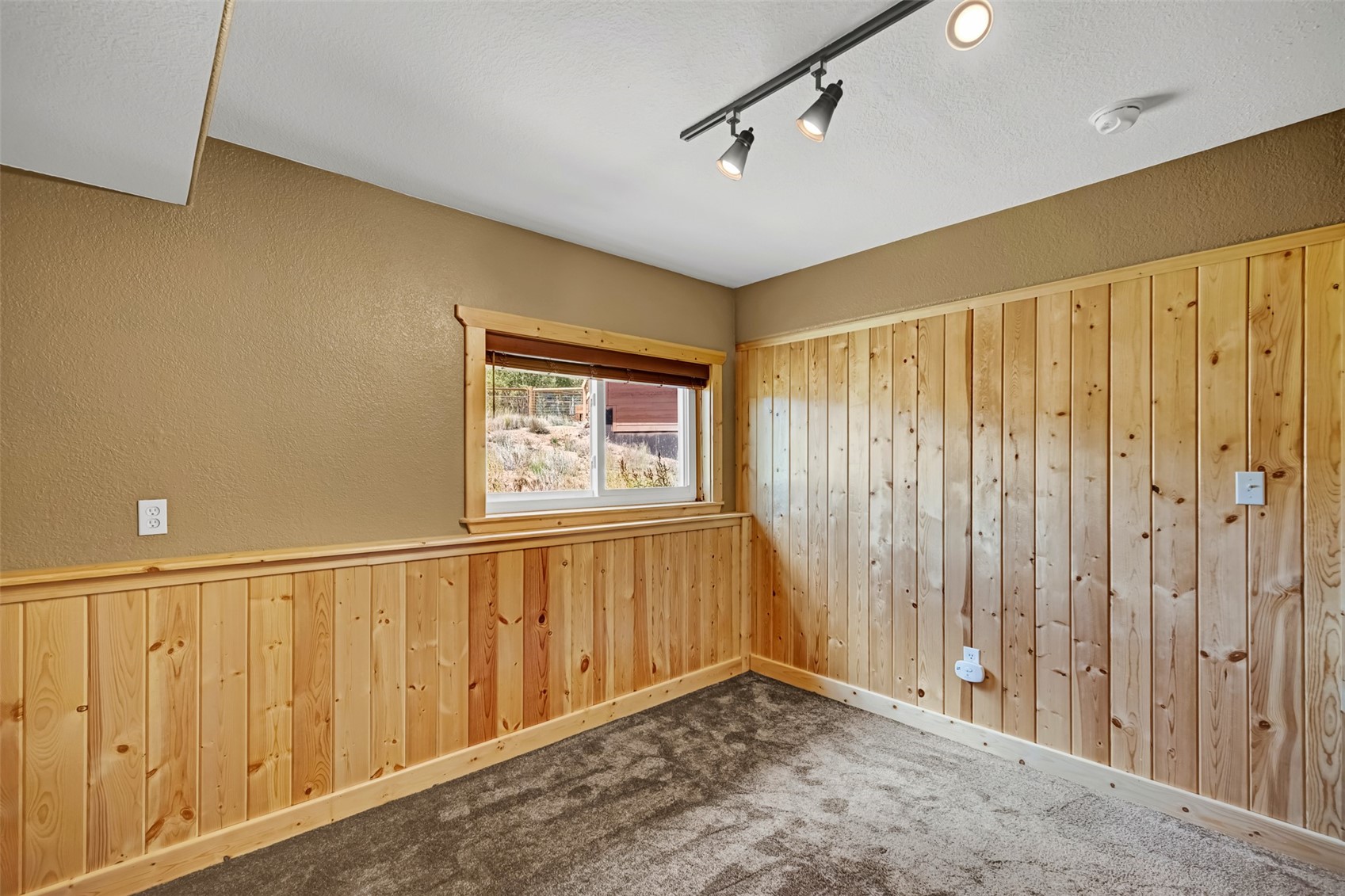 2491 Stagestop Road Property Photo 27