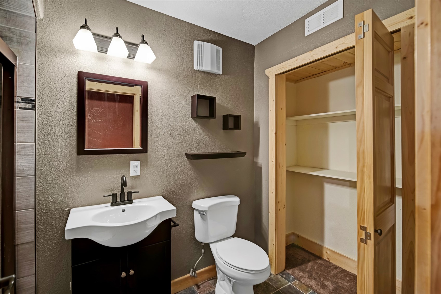 2491 Stagestop Road Property Photo 28