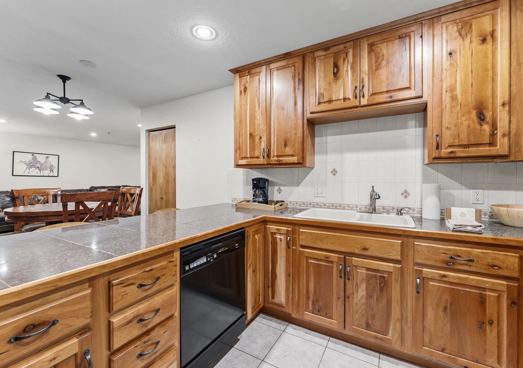 305 S Park Avenue 402 Property Photo 16