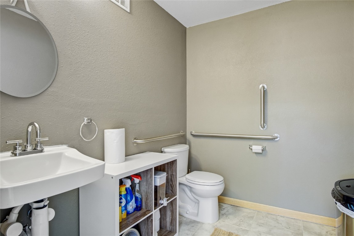1900 Airport Road C2 Property Photo 7