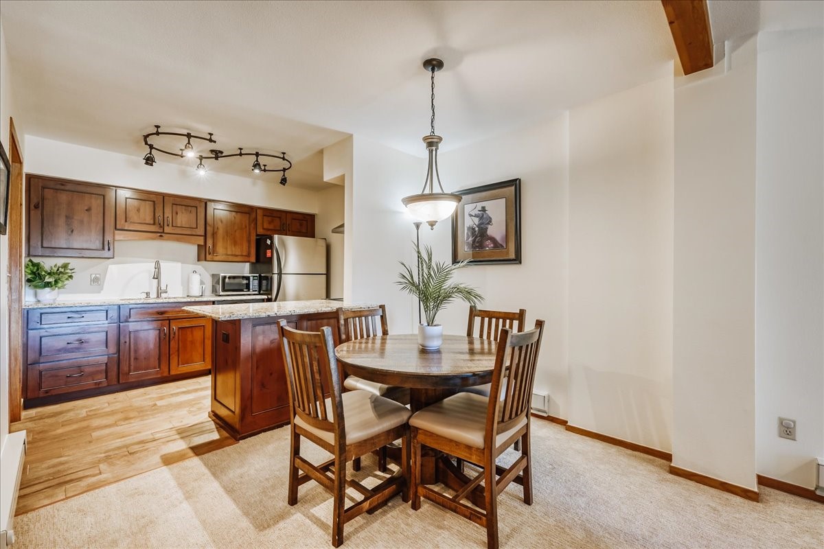 875 Four Oclock Road D1 Property Photo 6