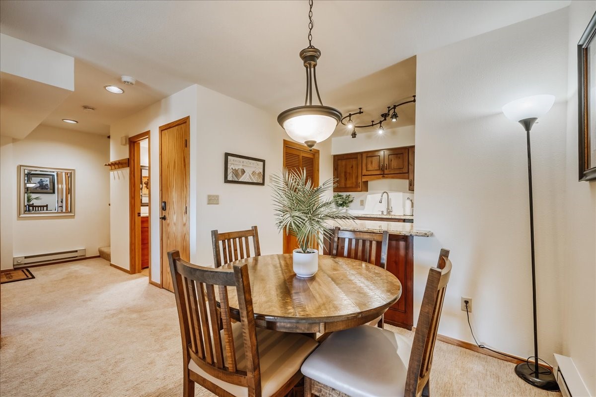 875 Four Oclock Road D1 Property Photo 7