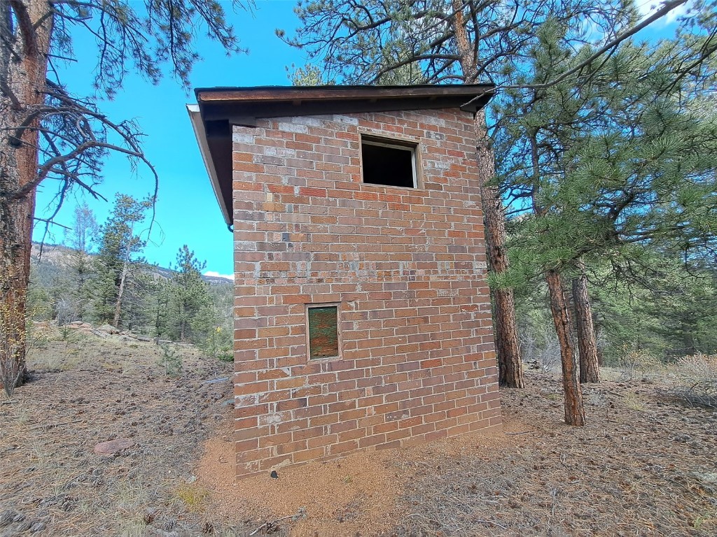 1077 Roland Drive Property Photo 5