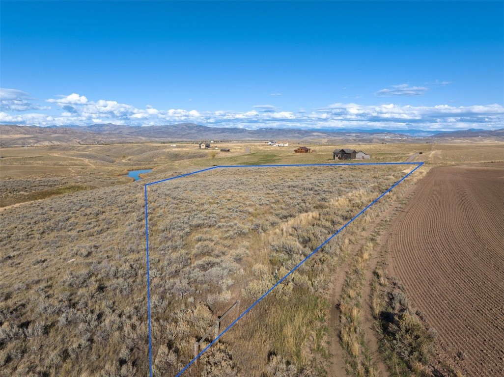 38250 Hillcrest Court Property Photo 8