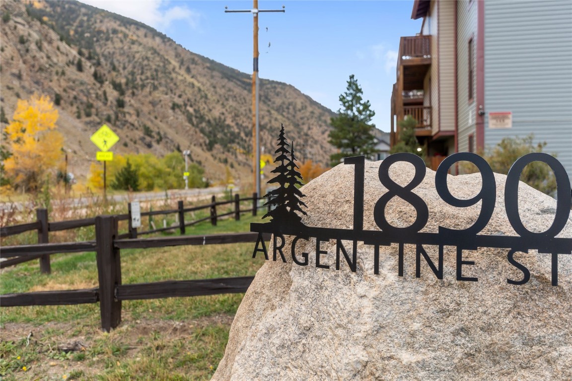 1890 Argentine 303 Property Photo 14