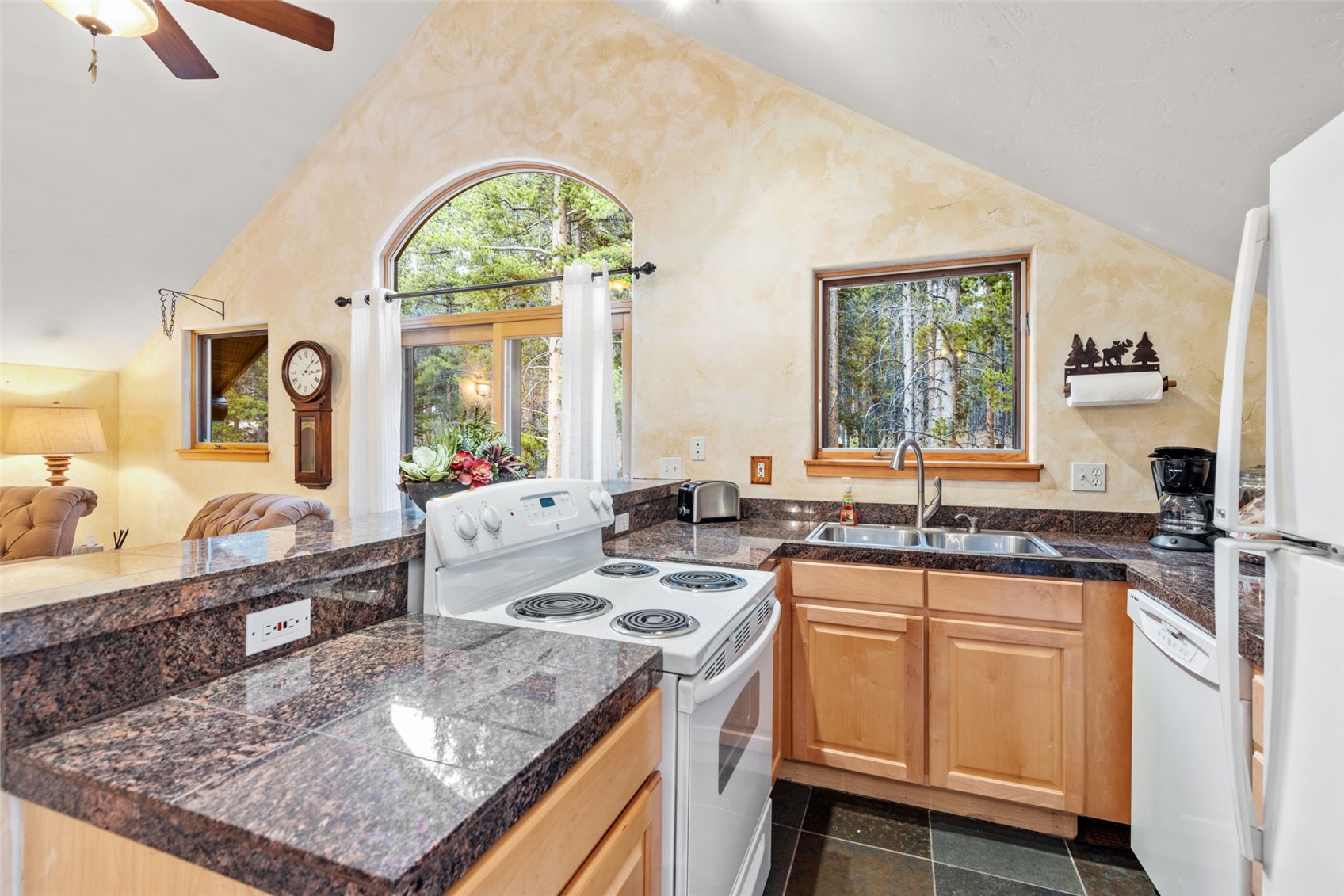 211 Tarnwood Drive Property Photo 44