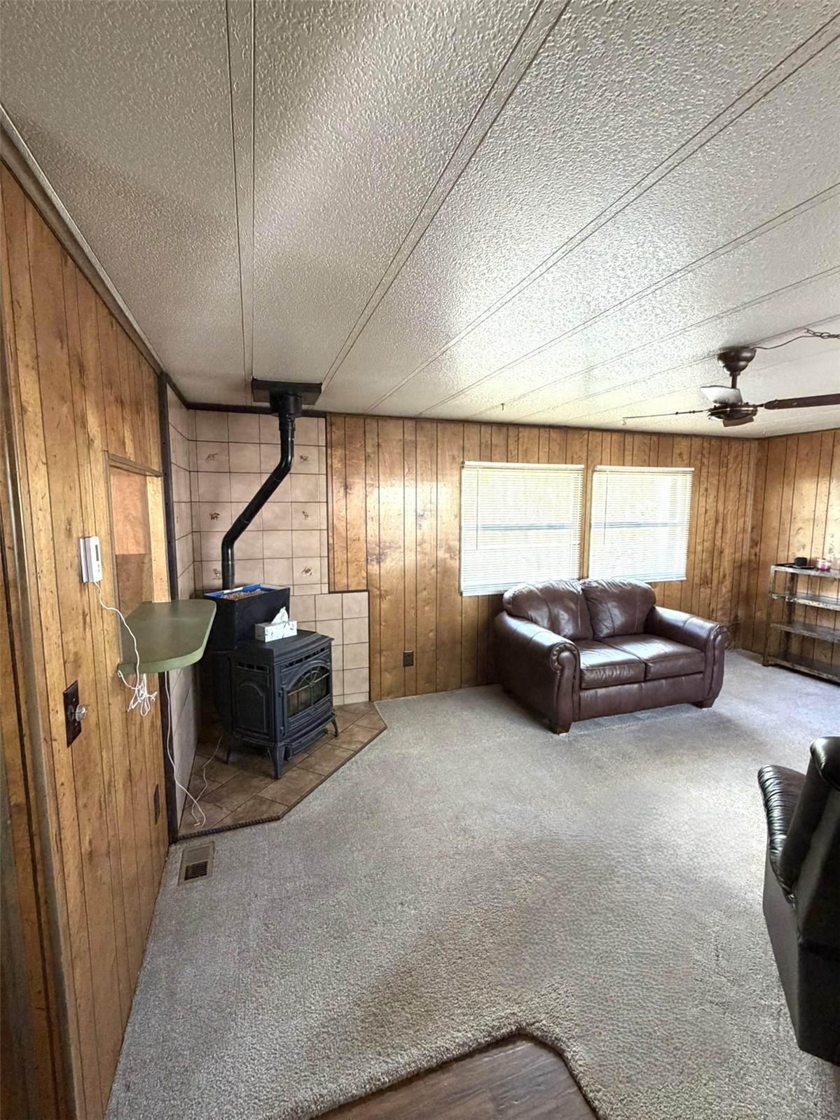 314 E 1st Street Property Photo 5