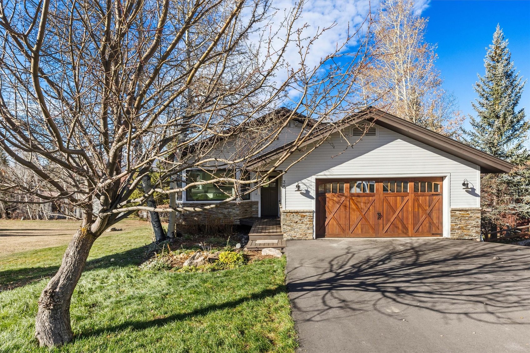 35 Steamboat Boulevard Property Photo 1