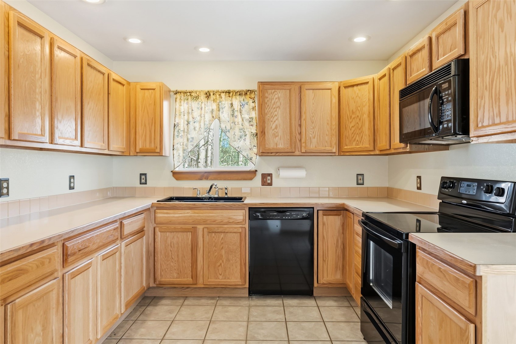 316 3rd Street Property Photo 8