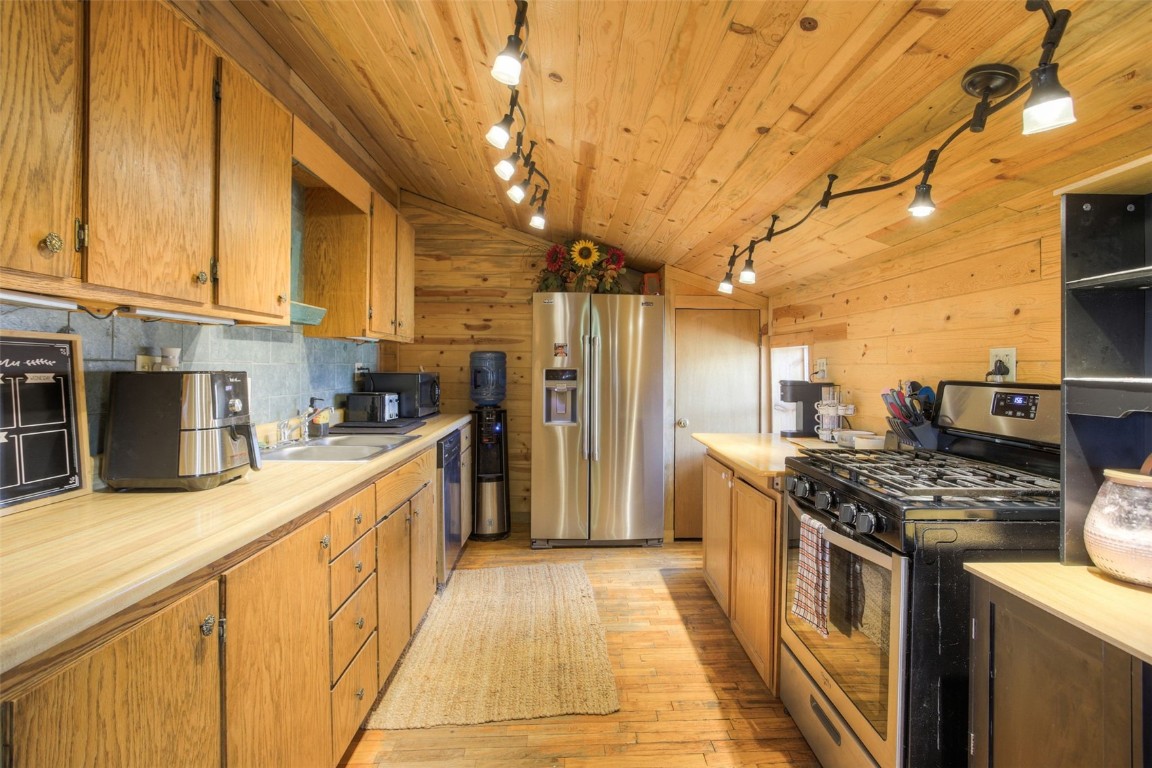 73 Mid Land Avenue Property Photo 8