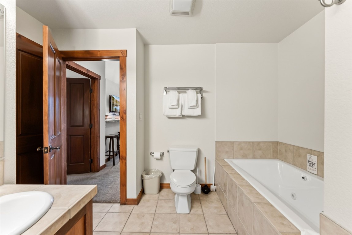 505 S Main Street 2403 Property Photo 18