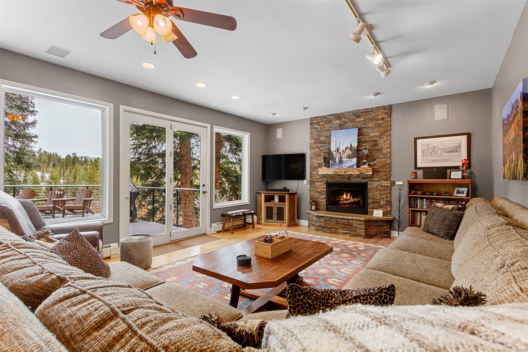 181 Tomahawk Lane Property Photo 3