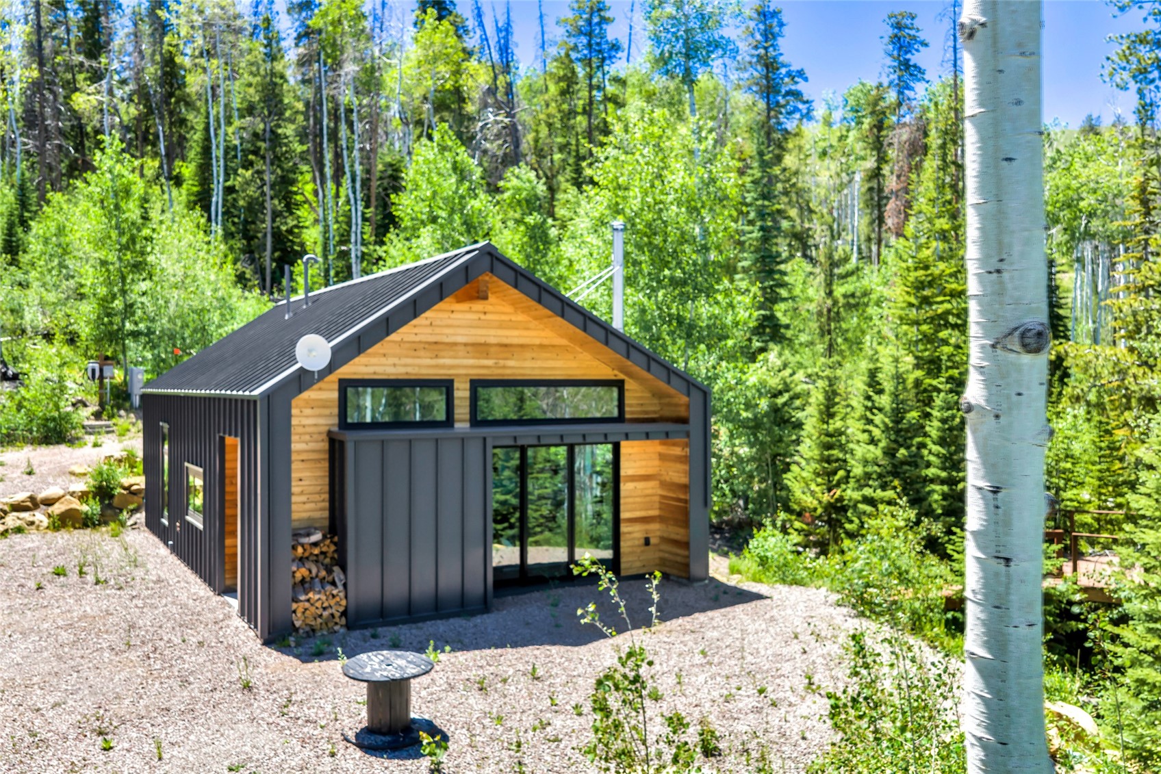 24700 Lone Tooth Trail Property Photo 2