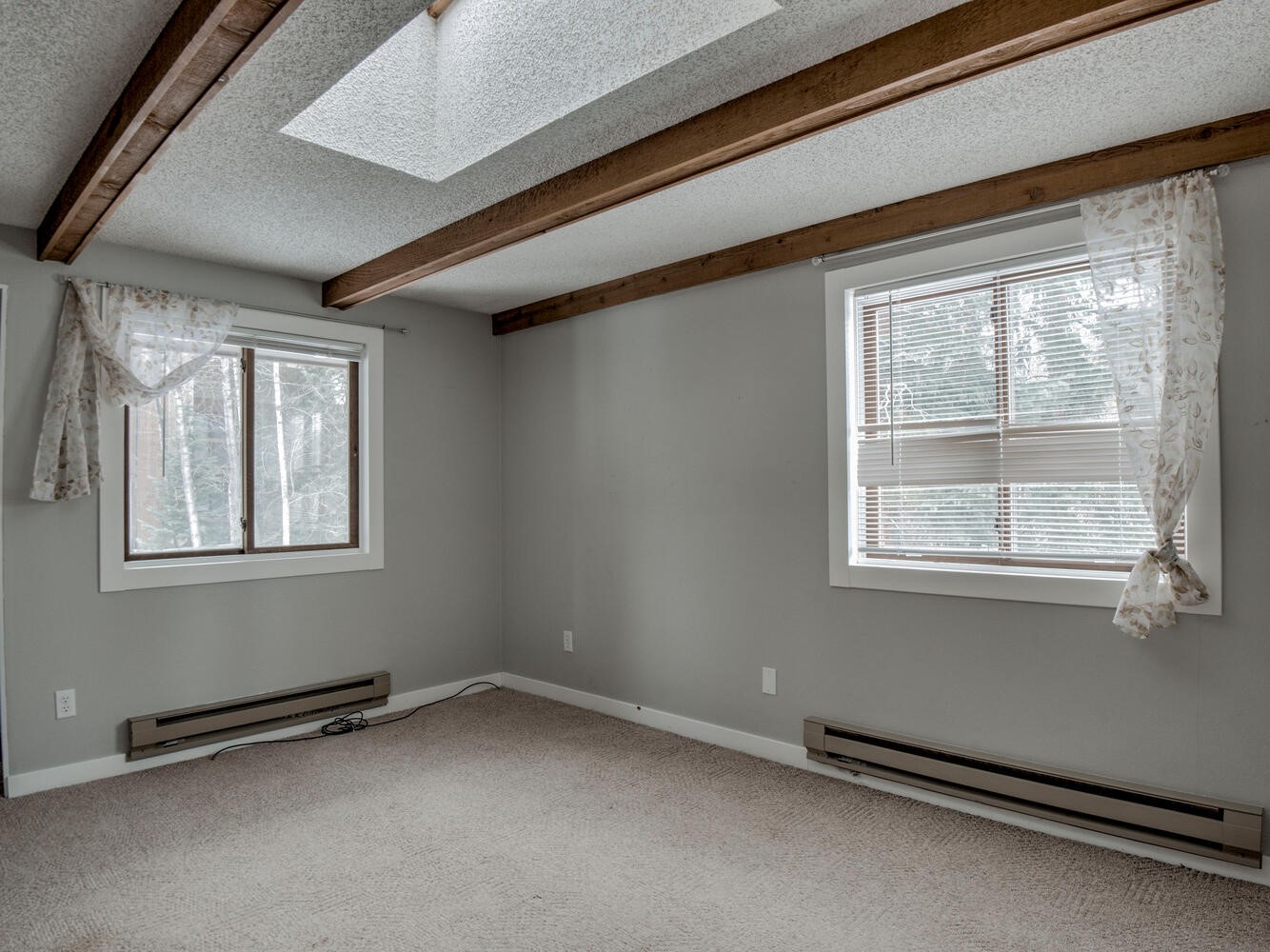 160 Creekside Drive 20 Property Photo 28