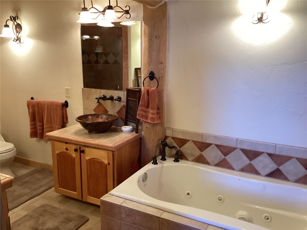9073 54 7/10 Property Photo 25