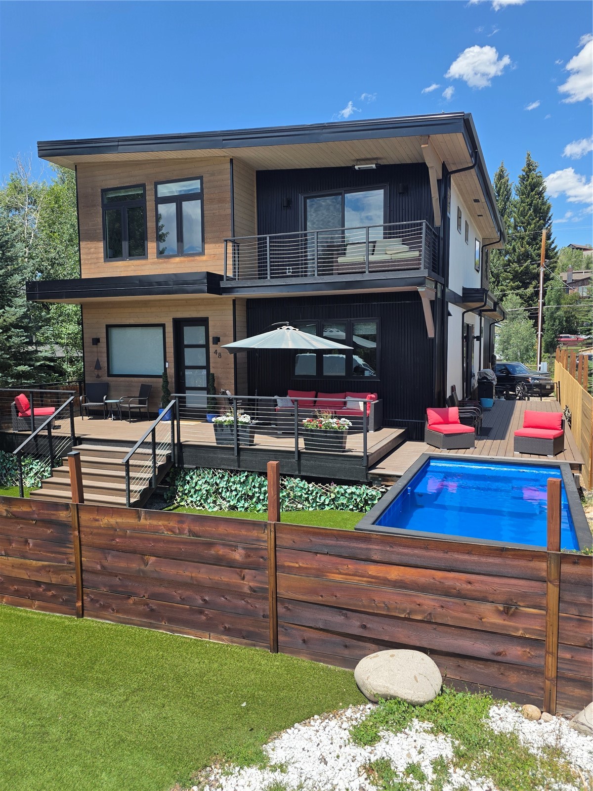 48 Logan AVENUE