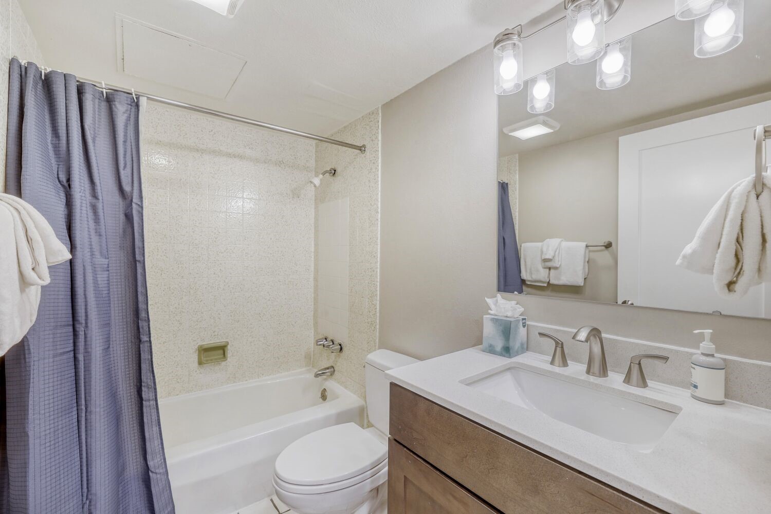 935 Columbine Road 104 Property Photo 5