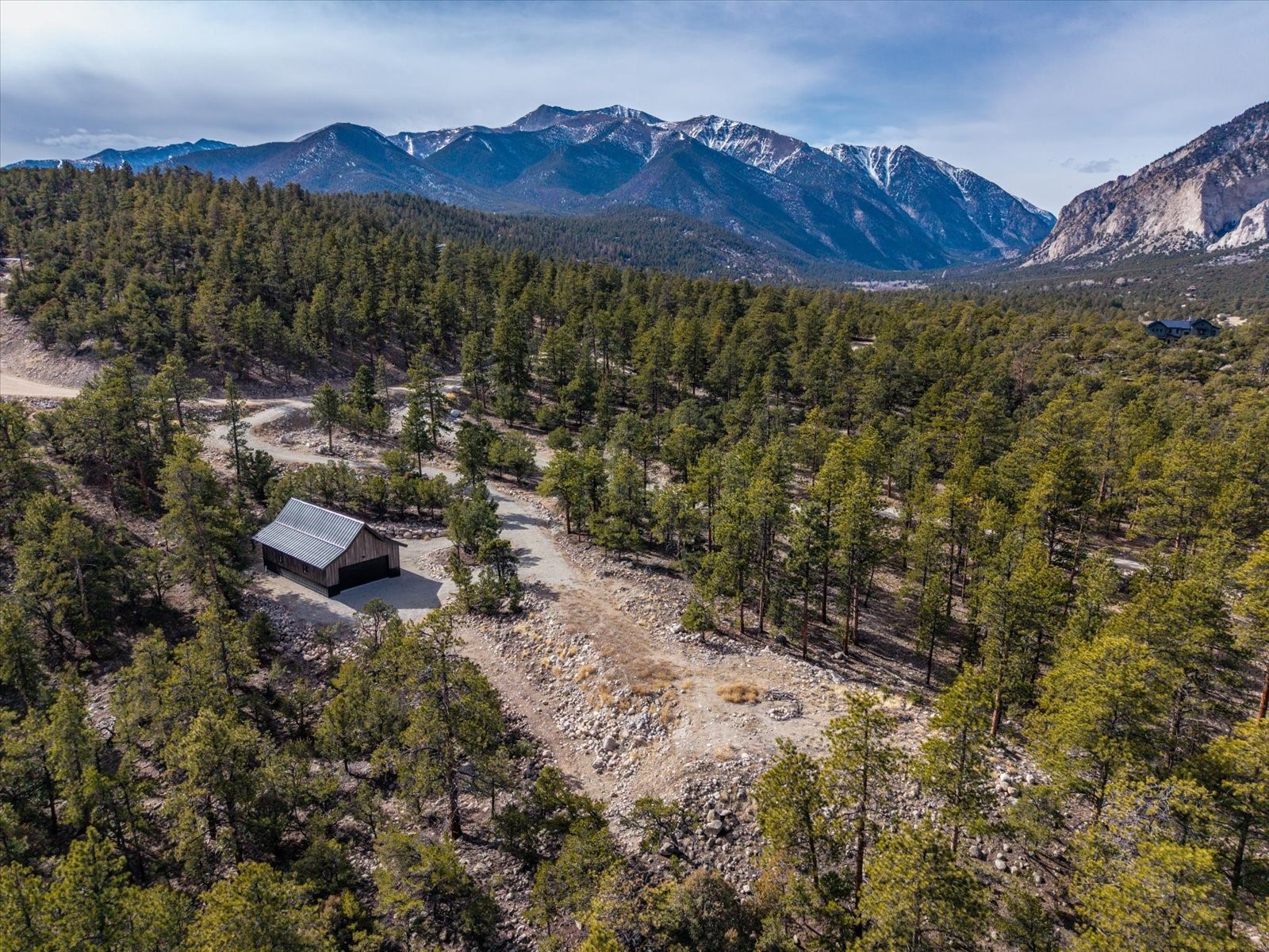 21160 Skyline Drive Property Photo 1