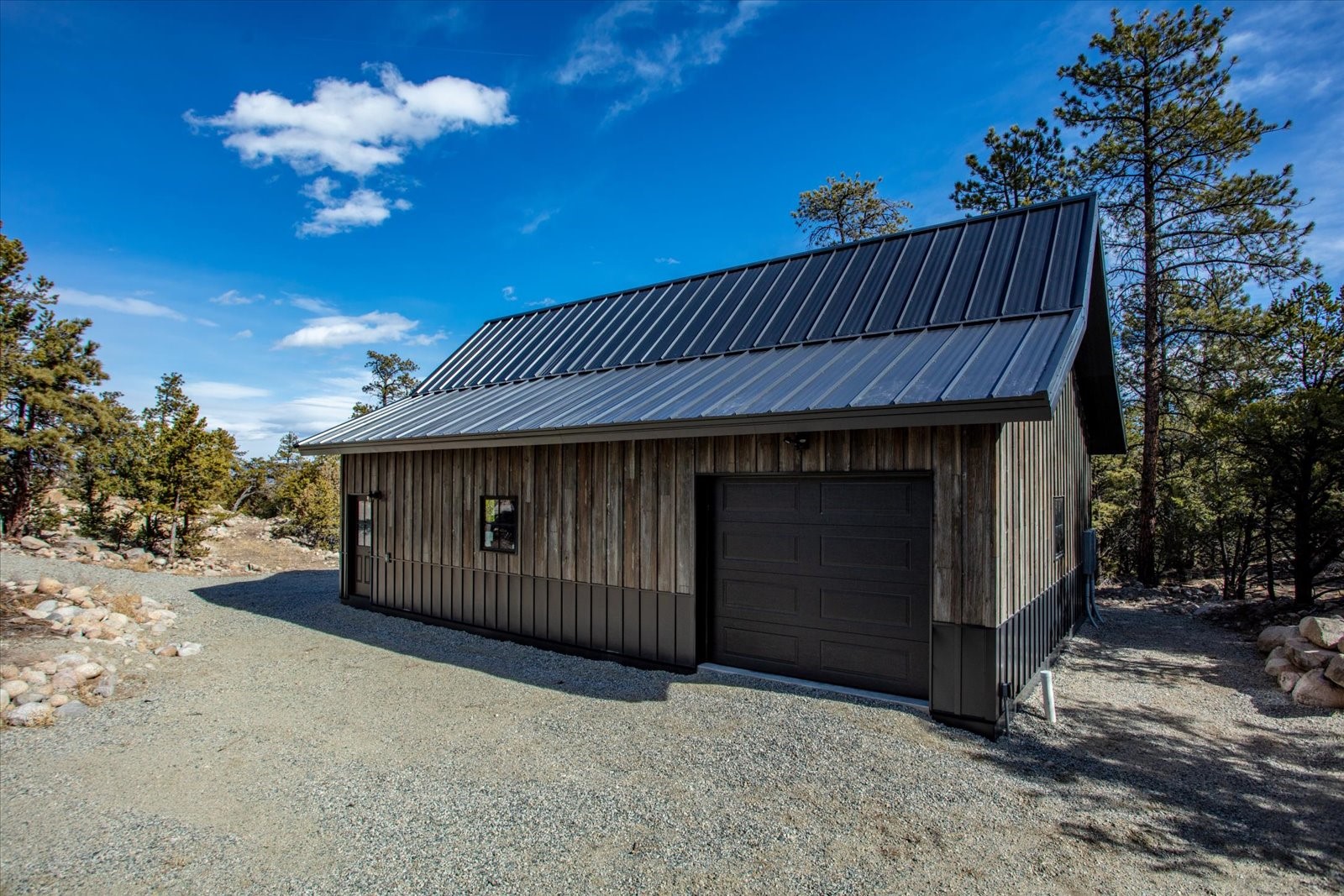 21160 Skyline Drive Property Photo 8