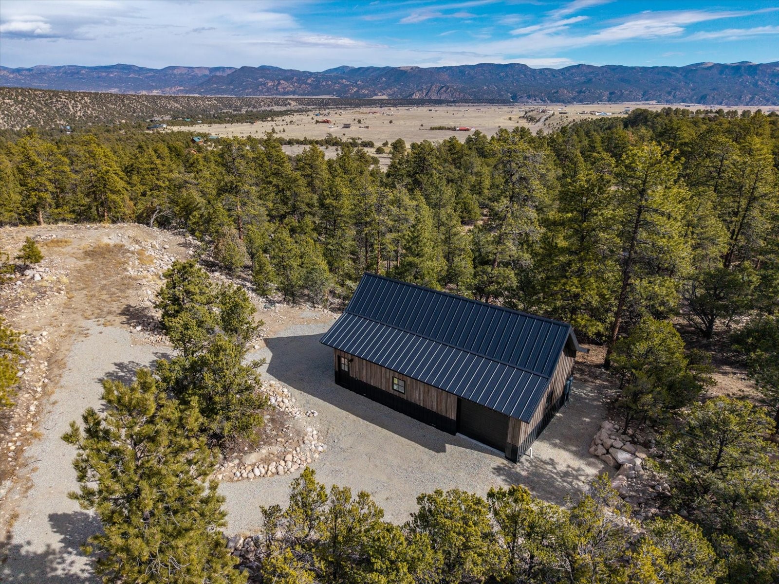 21160 Skyline Drive Property Photo 9
