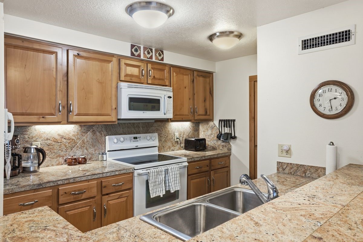 21700 Us Highway 6 2009 Property Photo 6