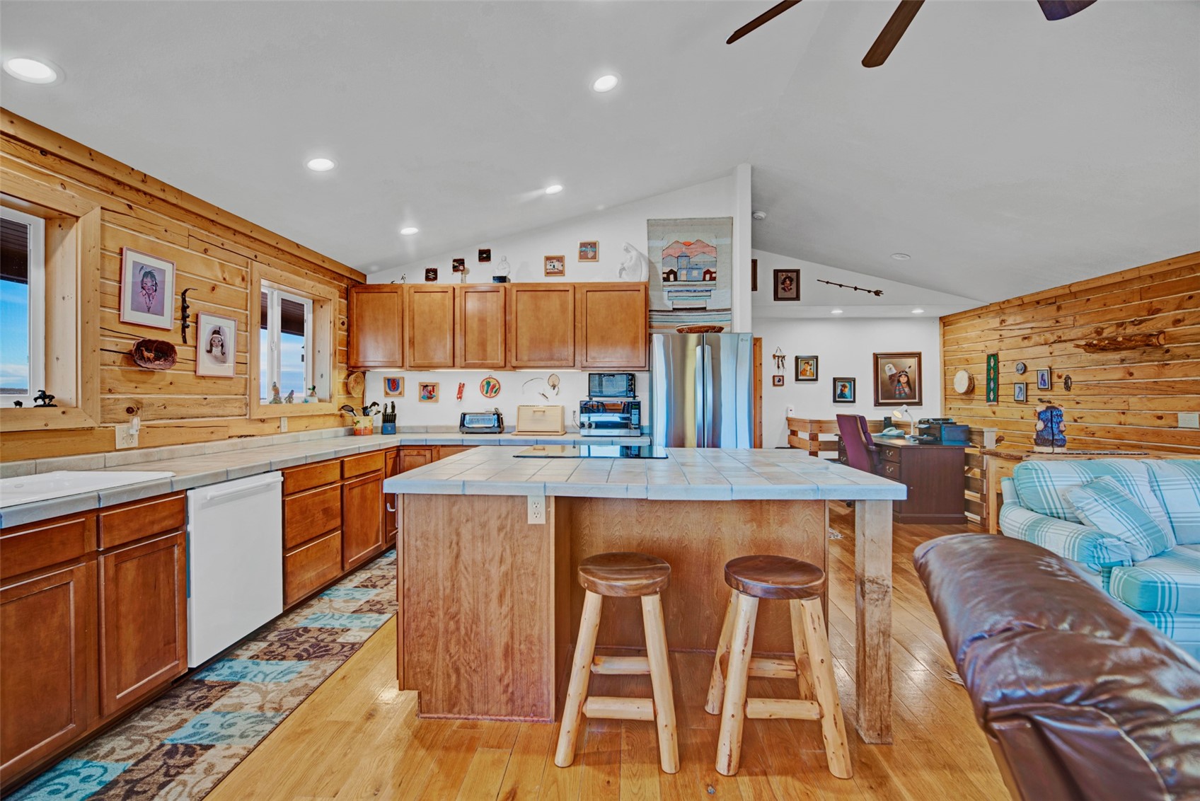85 Swandyke Court Property Photo 3