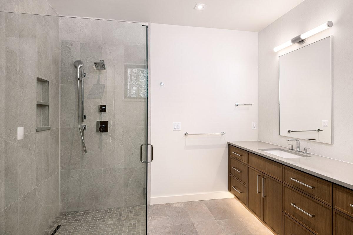 135 Hamilton Court Property Photo 30