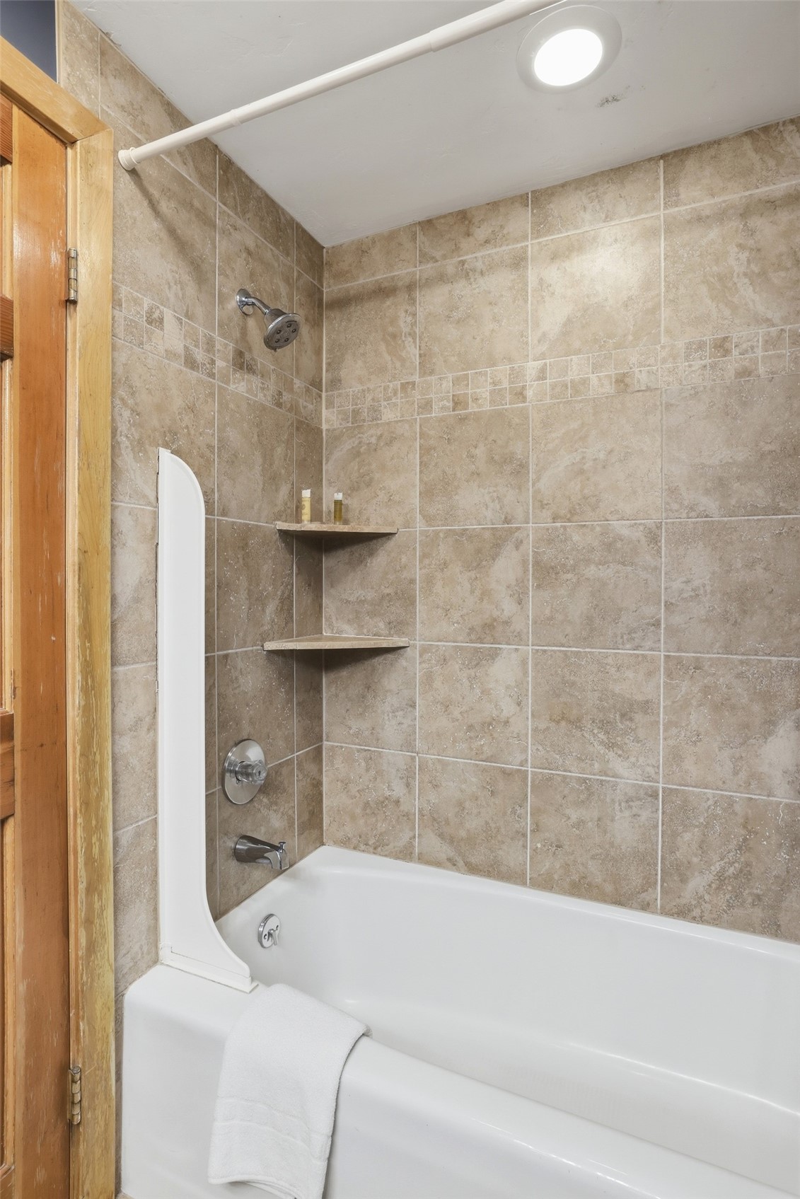535 S Park Avenue 505 Property Photo 16