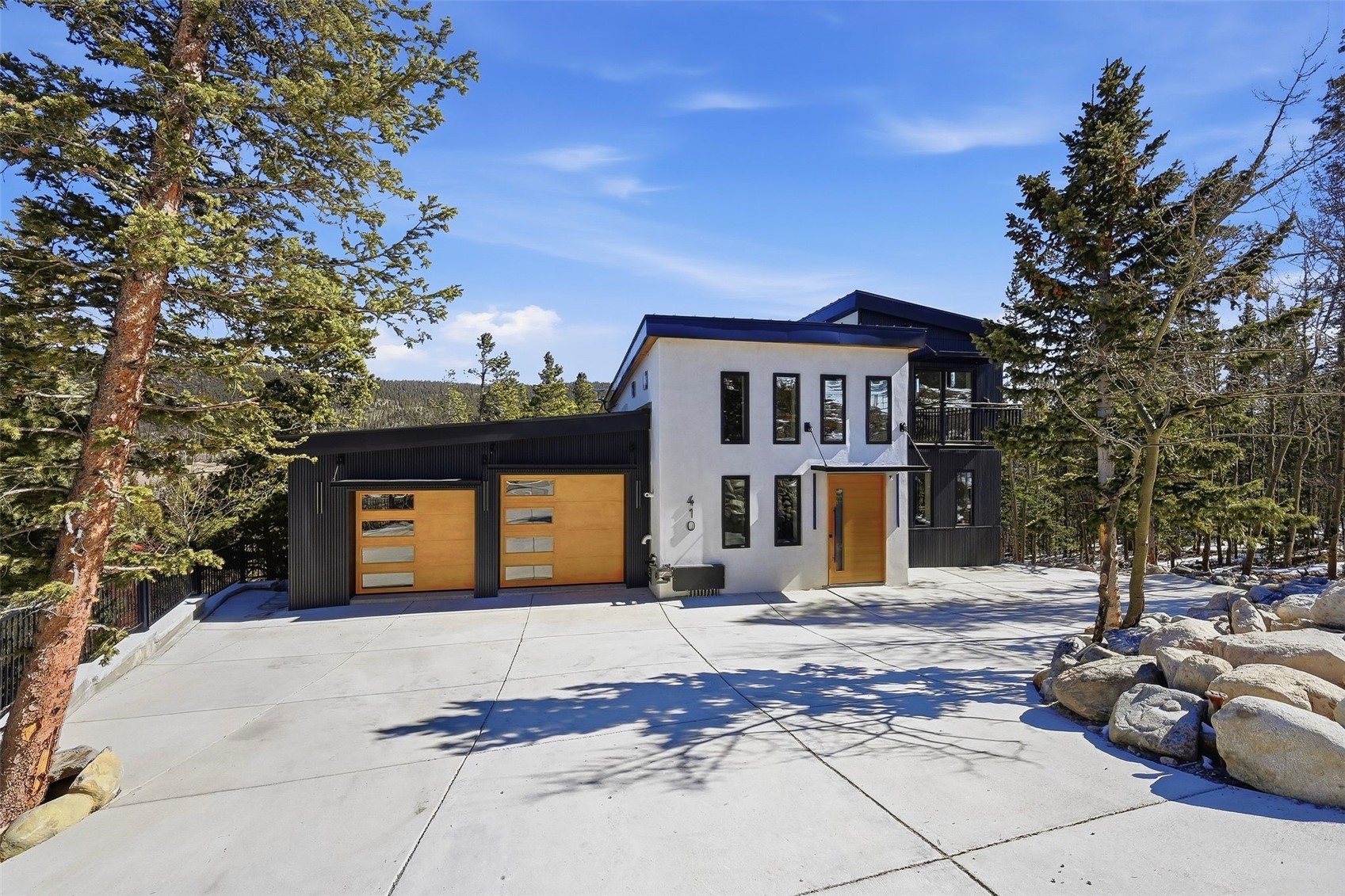410 N Aspen Street Property Photo 1